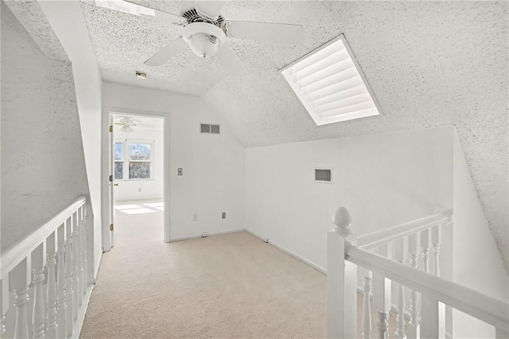 Photo 23 of 38 - 5755 RICHARDS Circle, Shawnee, KS 66216