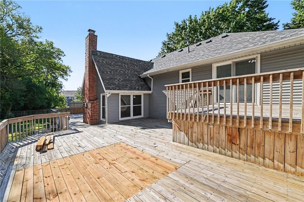 Deck at 5755 RICHARDS Circle, Shawnee, KS 66216