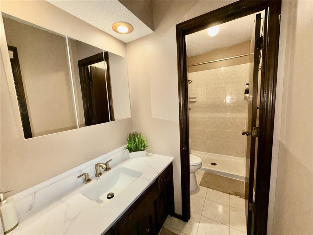 400 NE Dogwood Lane — photo 5