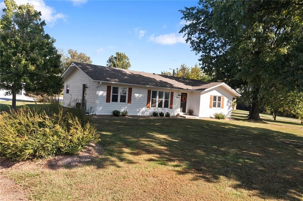 38000 E Cline Road, Lone Jack, MO: listing photo 2