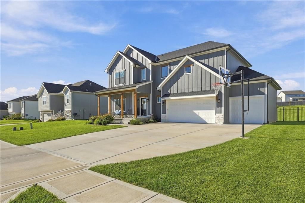 1025 NW 95th Terrace, Kansas City, MO: listing photo 2