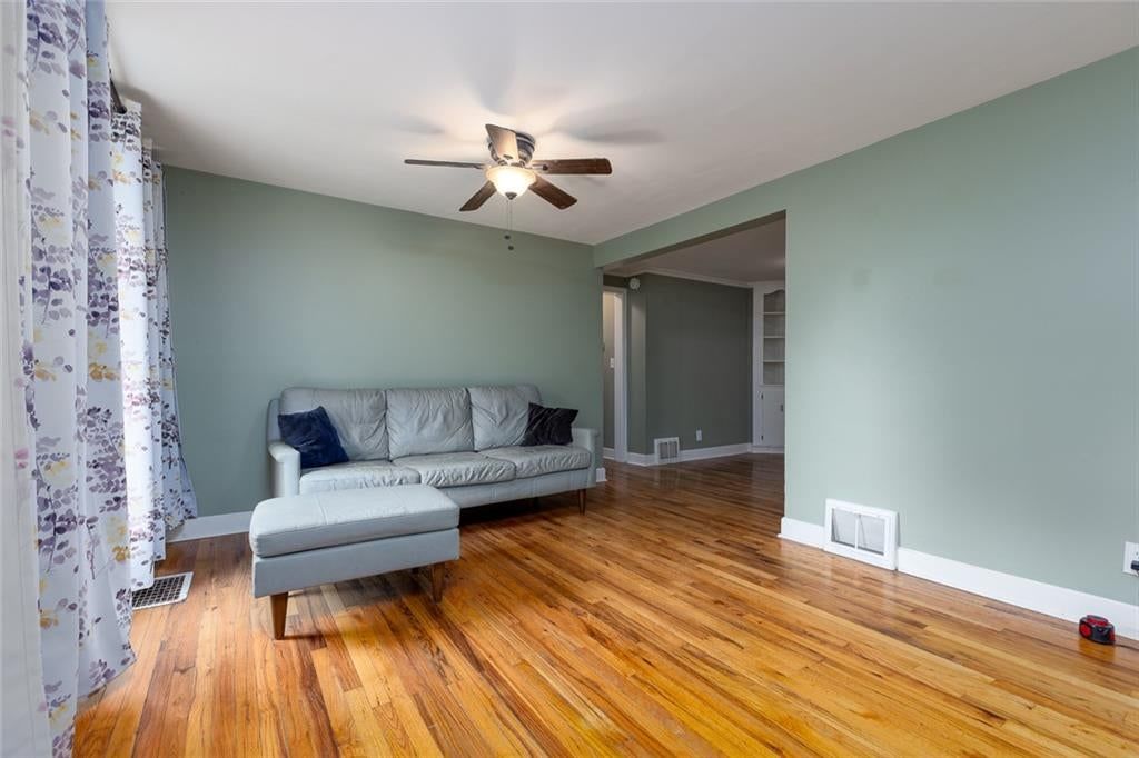 512 NE 43 Terrace, Kansas City, MO: listing photo 3