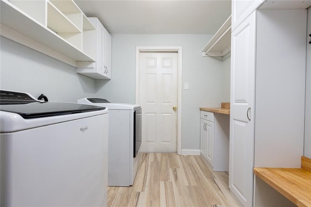 Photo 8 of 35 - 512 NE 43 Terrace, Kansas City, MO 64116
