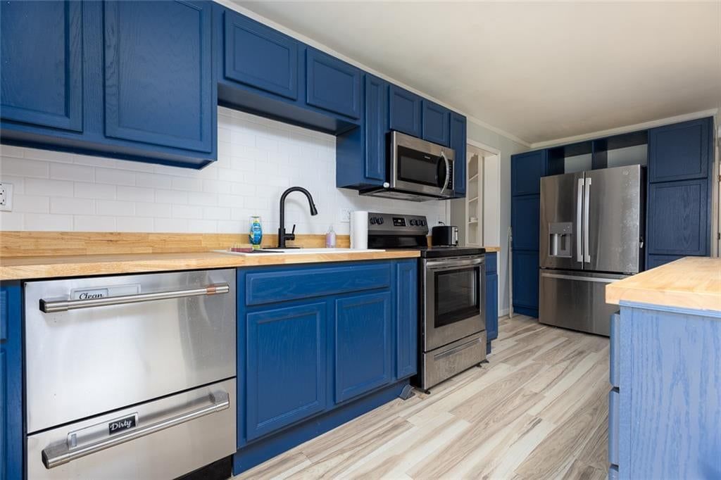 Photo 12 of 35 - 512 NE 43 Terrace, Kansas City, MO 64116