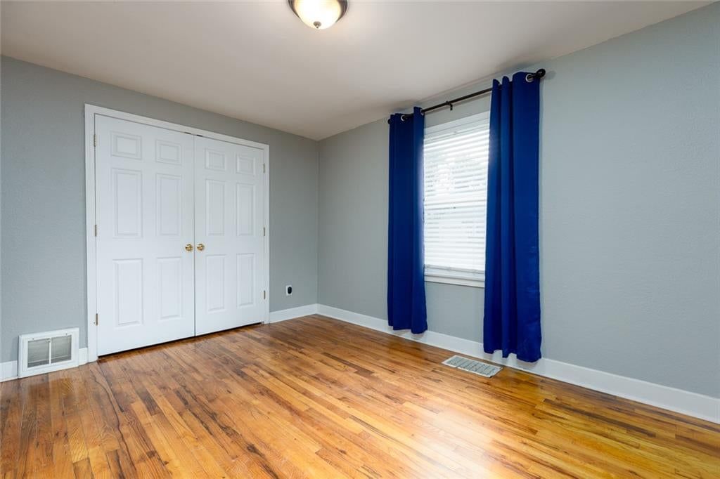 Photo 20 of 35 - 512 NE 43 Terrace, Kansas City, MO 64116