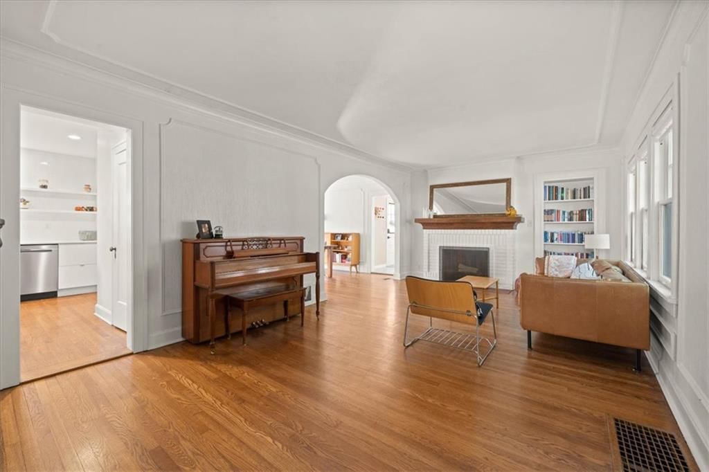 7205 Madison Avenue, Kansas City, MO