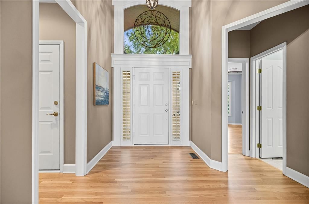 Photo 5 of 68 - 20306 W 99th Terrace, Lenexa, KS 66220
