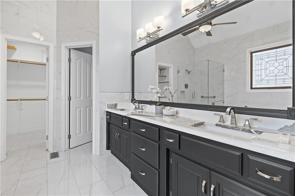 Photo 31 of 68 - 20306 W 99th Terrace, Lenexa, KS 66220