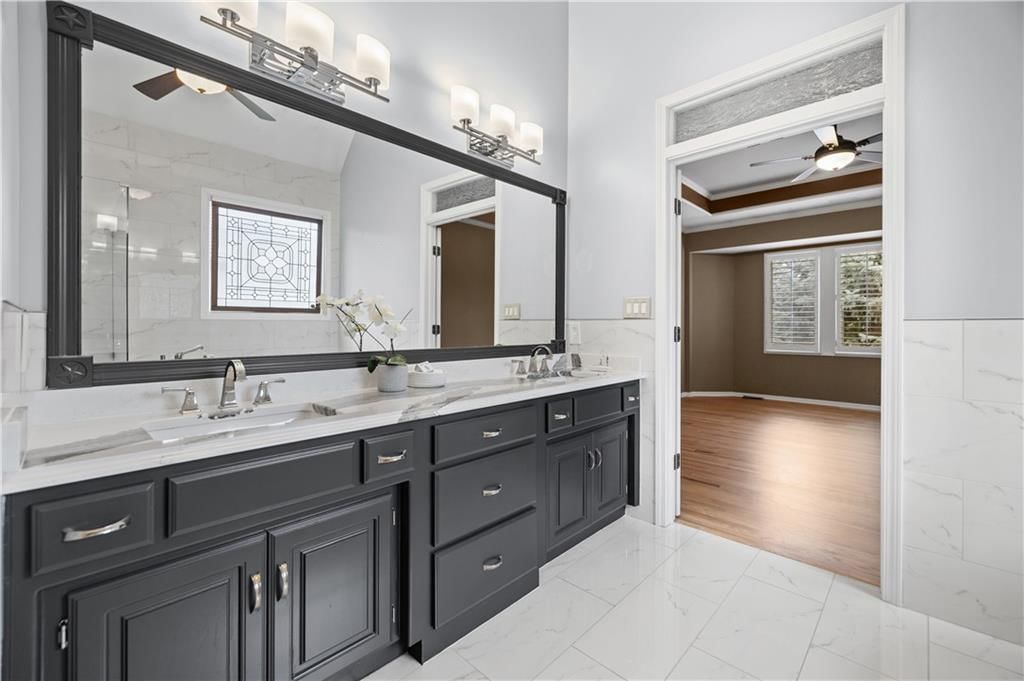 Photo 32 of 68 - 20306 W 99th Terrace, Lenexa, KS 66220
