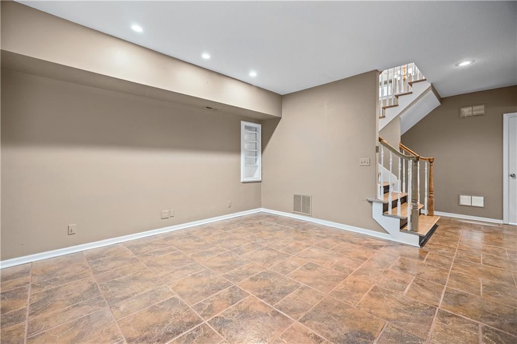 Photo 42 of 68 - 20306 W 99th Terrace, Lenexa, KS 66220