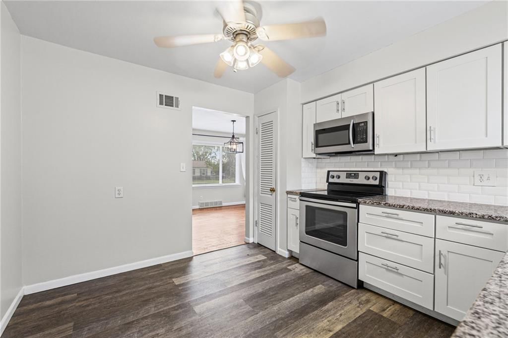 11804 Lawndale Avenue — photo 9