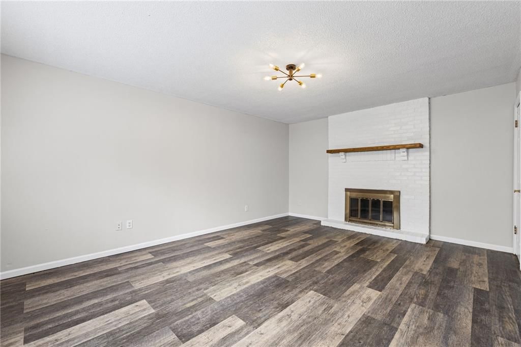 11804 Lawndale Avenue — photo 10