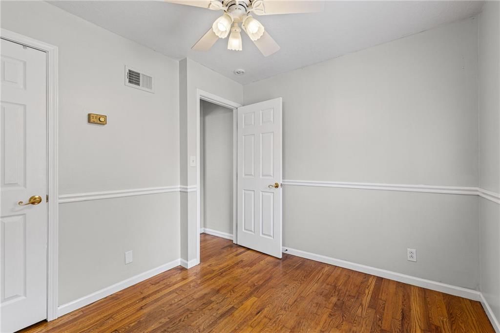 11804 Lawndale Avenue — photo 15