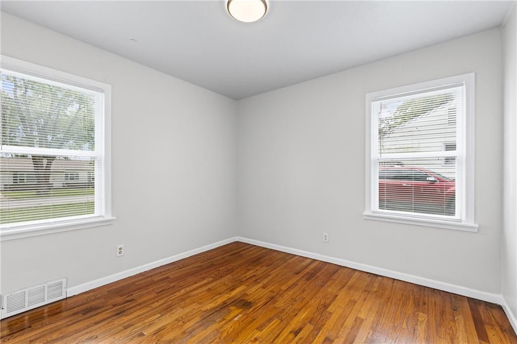 11804 Lawndale Avenue — photo 18