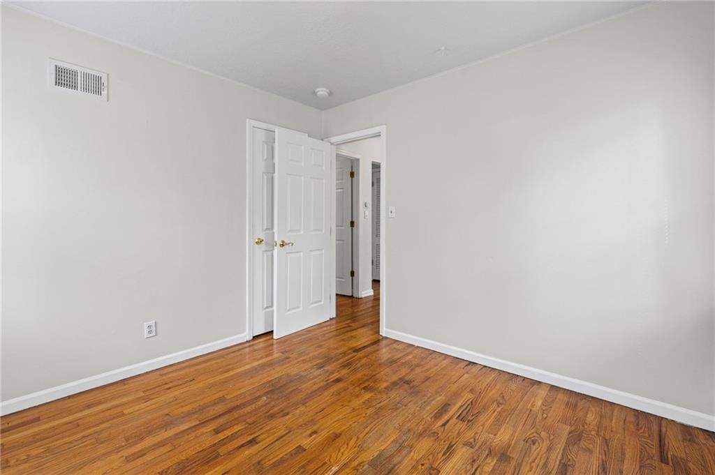 11804 Lawndale Avenue — photo 19