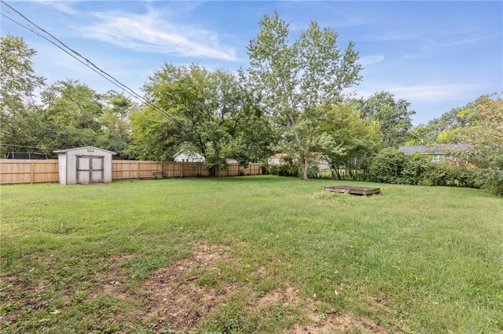 11804 Lawndale Avenue — photo 21