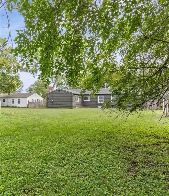 11804 Lawndale Avenue — photo 22