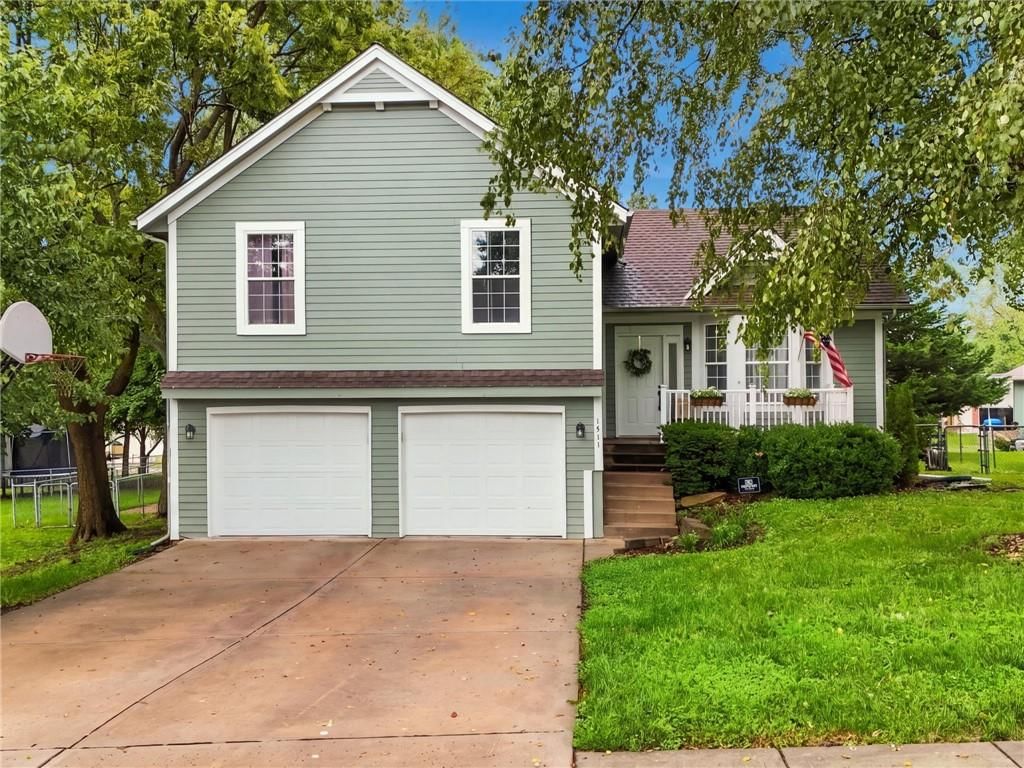 1711 Sunset Drive, Kearney, MO: listing photo 2