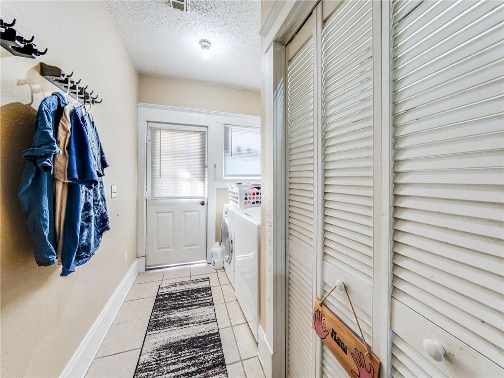 113 N Bradley Street — photo 13