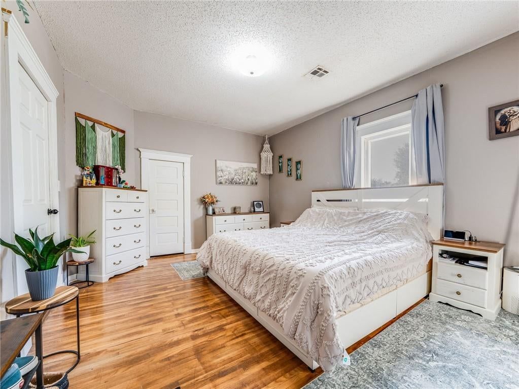 113 N Bradley Street — photo 17