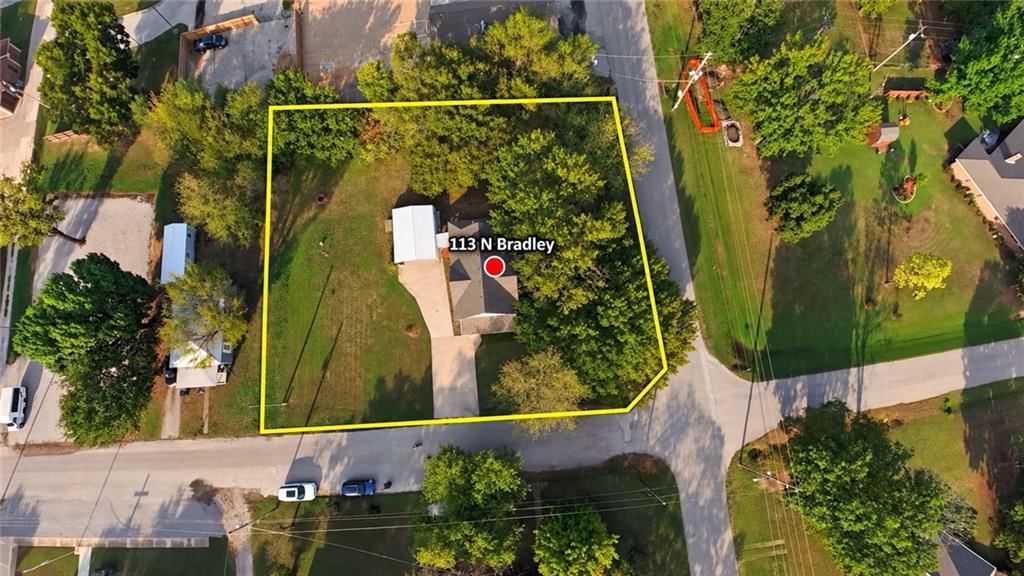 113 N Bradley Street — photo 32