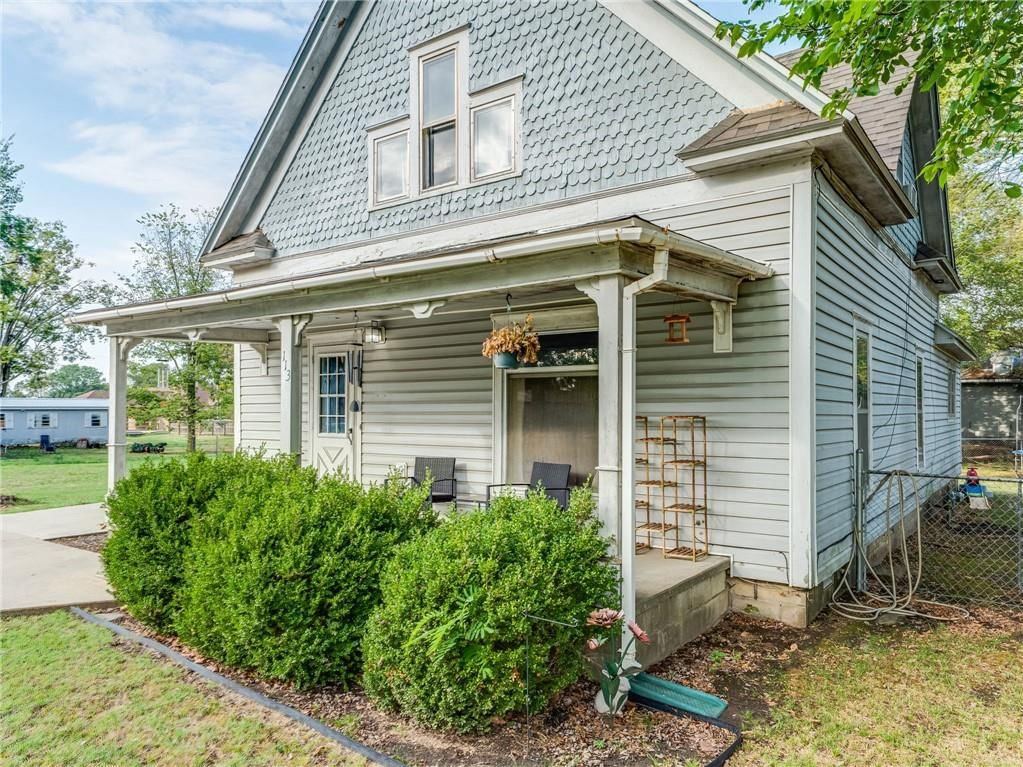 113 N Bradley Street — photo 33