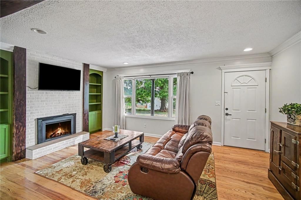 6738 N Madison Avenue — photo 4