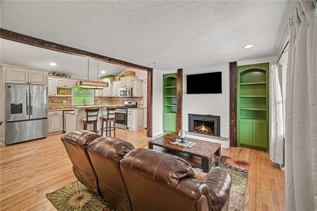 6738 N Madison Avenue — photo 5