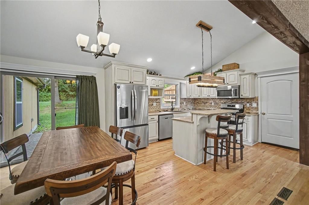 6738 N Madison Avenue — photo 8