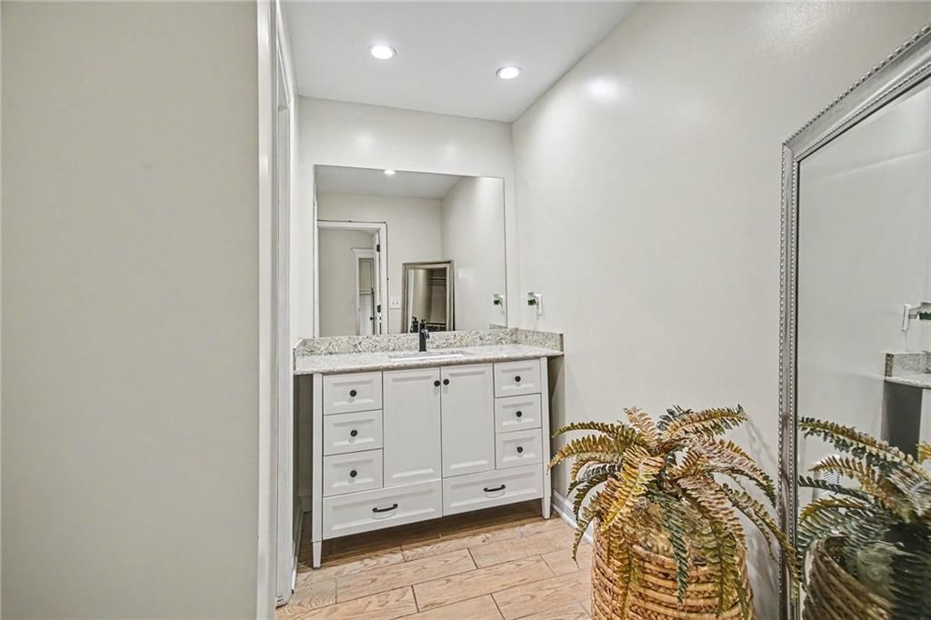 6738 N Madison Avenue — photo 11