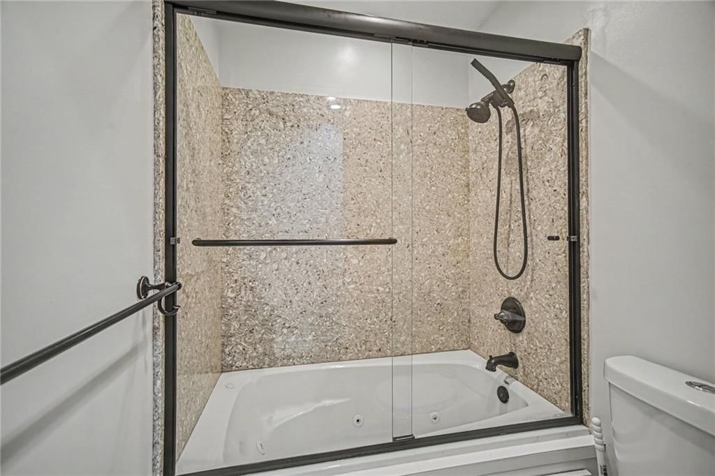 6738 N Madison Avenue — photo 12