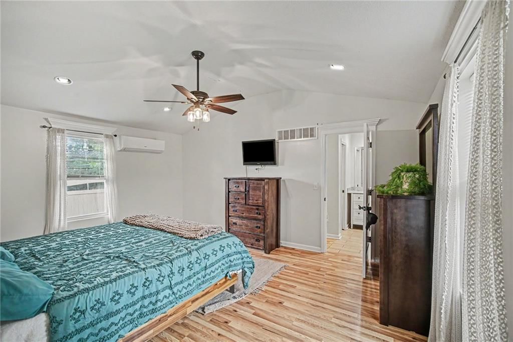 6738 N Madison Avenue — photo 14