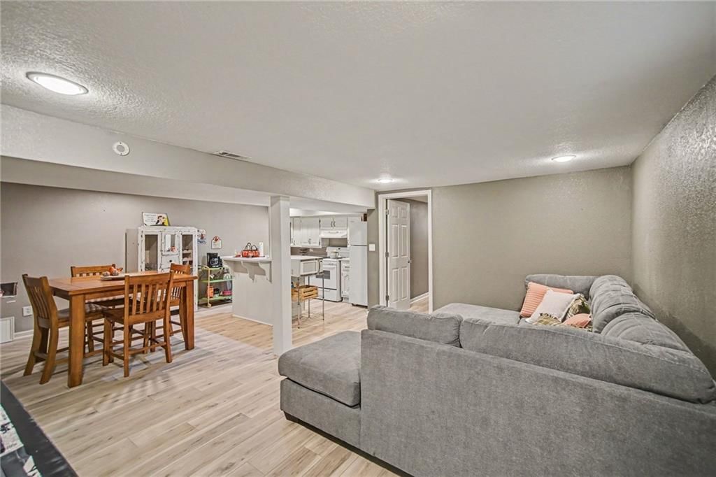 6738 N Madison Avenue — photo 20