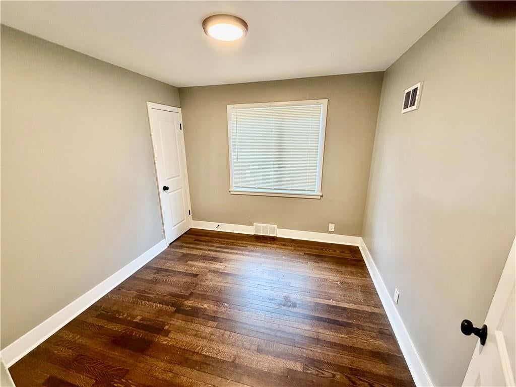 7606 Ward Parkway — photo 12