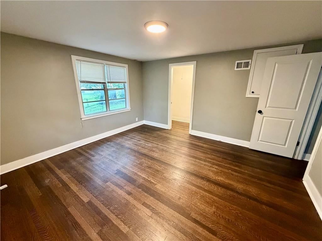 7606 Ward Parkway — photo 18