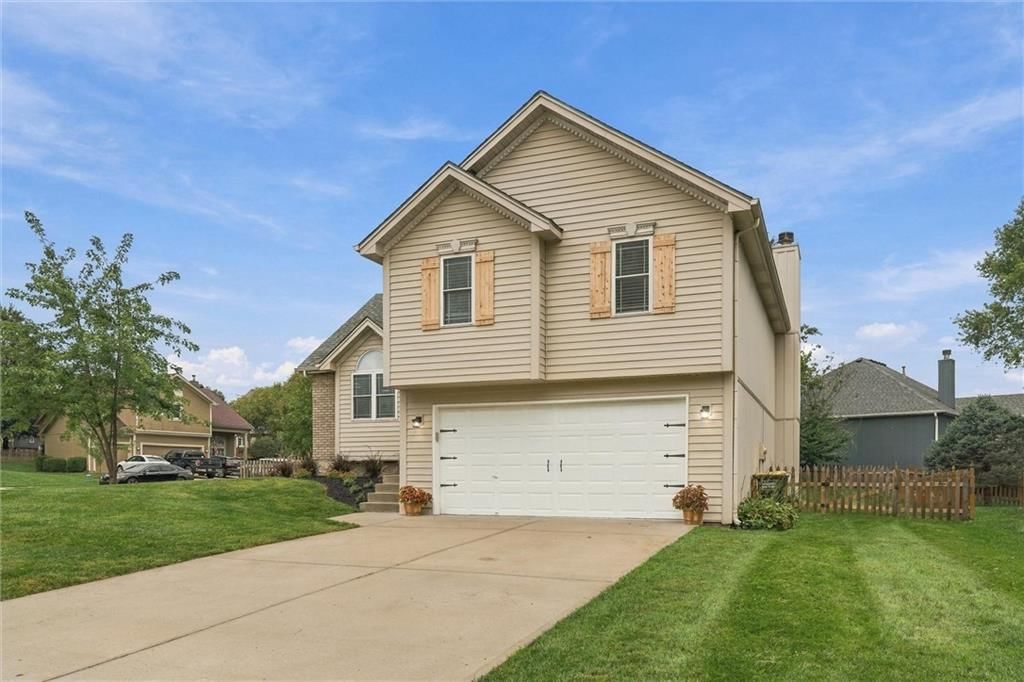 1104 Regency Drive, Kearney, MO: listing photo 3