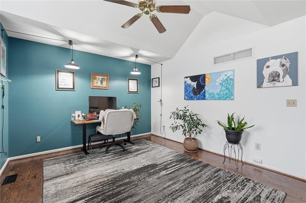 Photo 5 of 45 - 1104 Regency Drive, Kearney, MO 64060