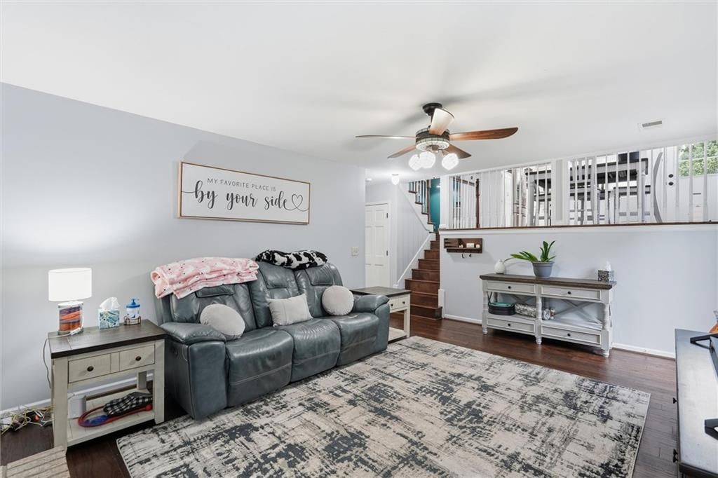 Carpet at 1104 Regency Drive, Kearney, MO 64060