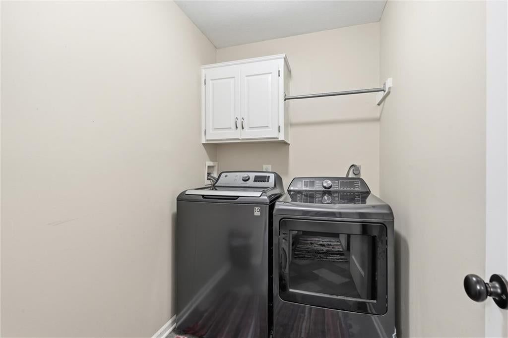 Photo 32 of 45 - 1104 Regency Drive, Kearney, MO 64060