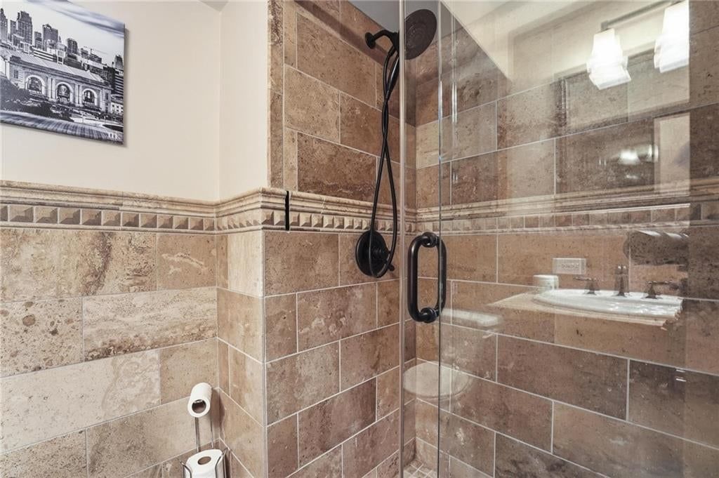 310 W 49th Street — photo 13