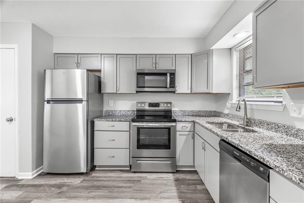 15917 W 152nd Street — photo 11