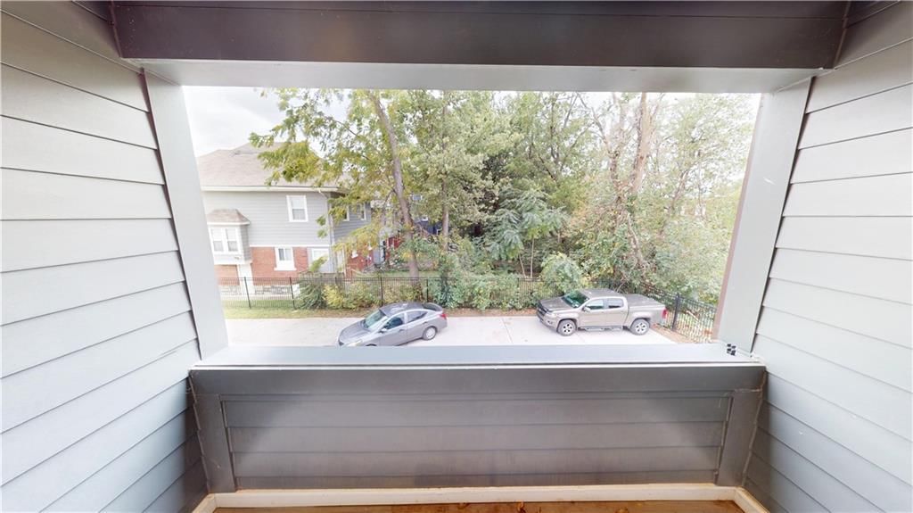 Photo 23 of 33 - 2355 E 27th Street, Kansas City, MO 64109