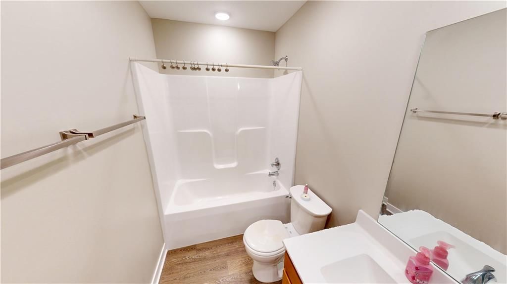 Photo 13 of 33 - 2355 E 27th Street, Kansas City, MO 64109