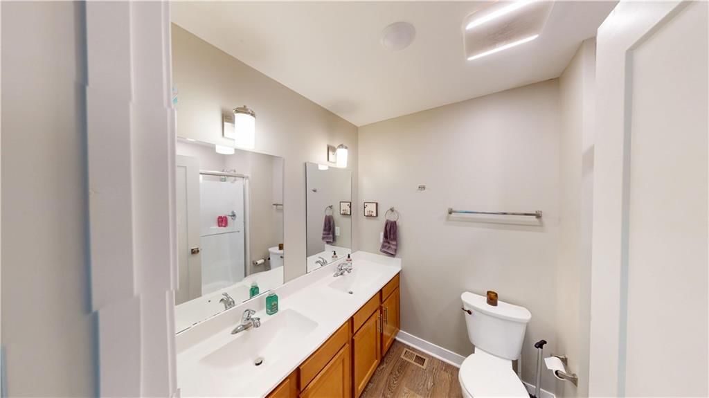 Photo 20 of 33 - 2355 E 27th Street, Kansas City, MO 64109