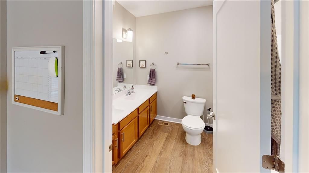 Photo 25 of 33 - 2355 E 27th Street, Kansas City, MO 64109