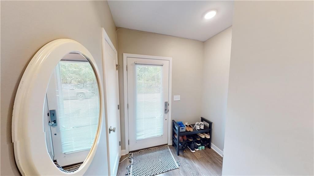 Photo 7 of 33 - 2355 E 27th Street, Kansas City, MO 64109