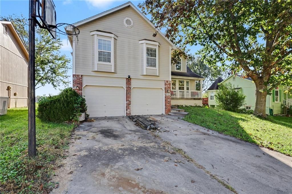 3325 S SIOUX Court, Independence, MO: listing photo 2