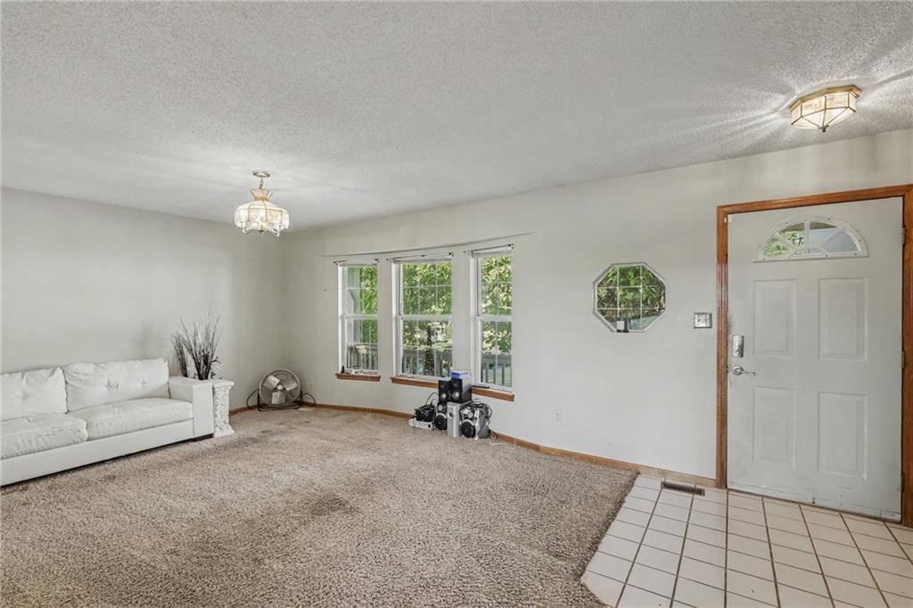 3325 S SIOUX Court, Independence, MO: listing photo 3