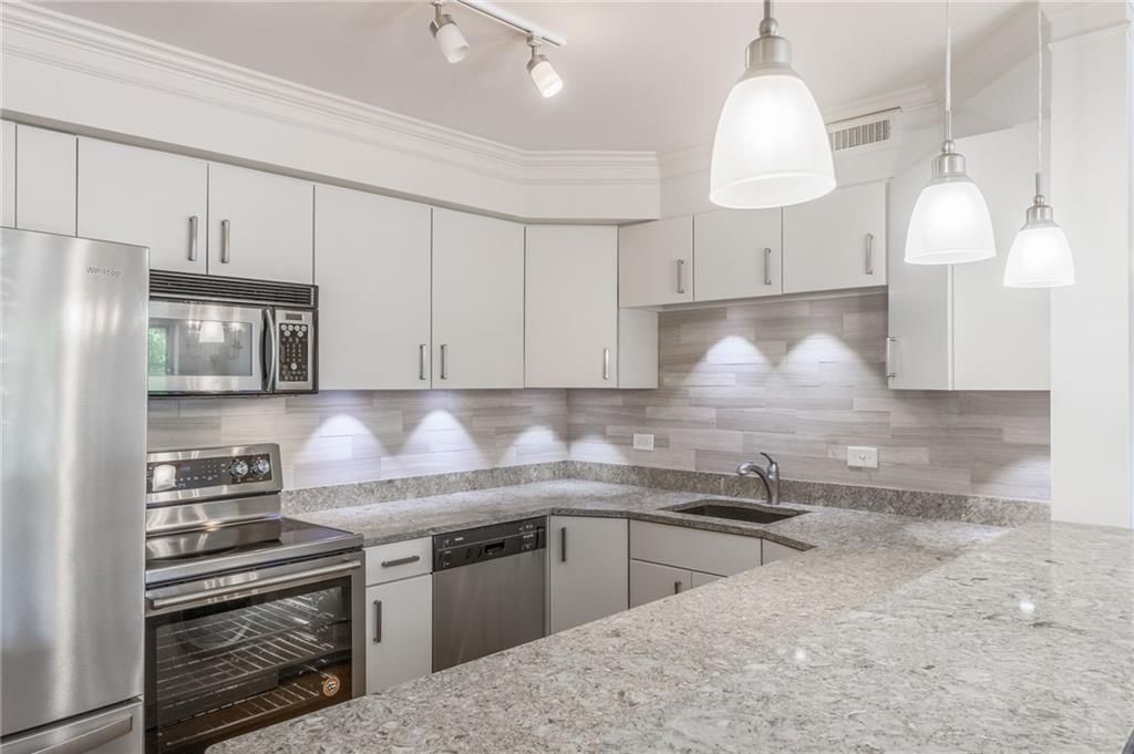 310 W 49th Street, Kansas City, MO