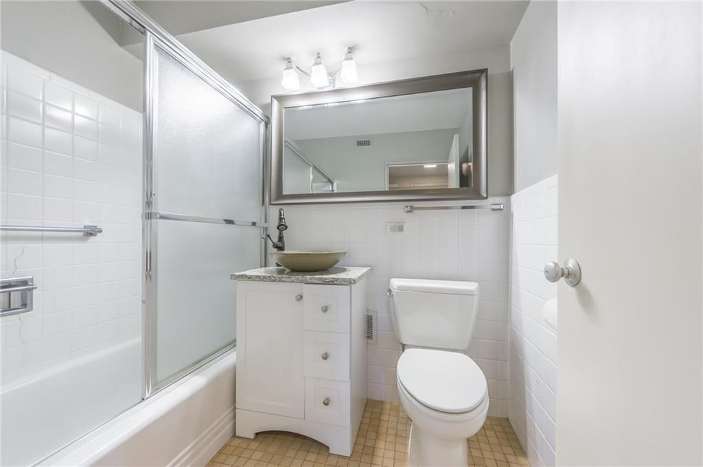 310 W 49th Street — photo 11